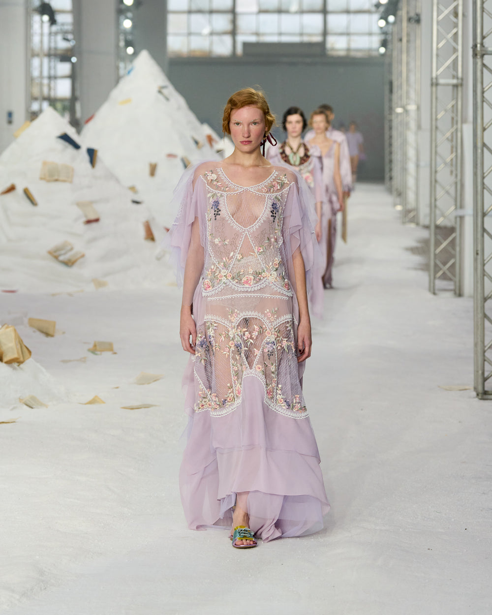 AM_SS26_001.jpg__PID:c887710c-2984-4125-86a4-6082e59c0ee2