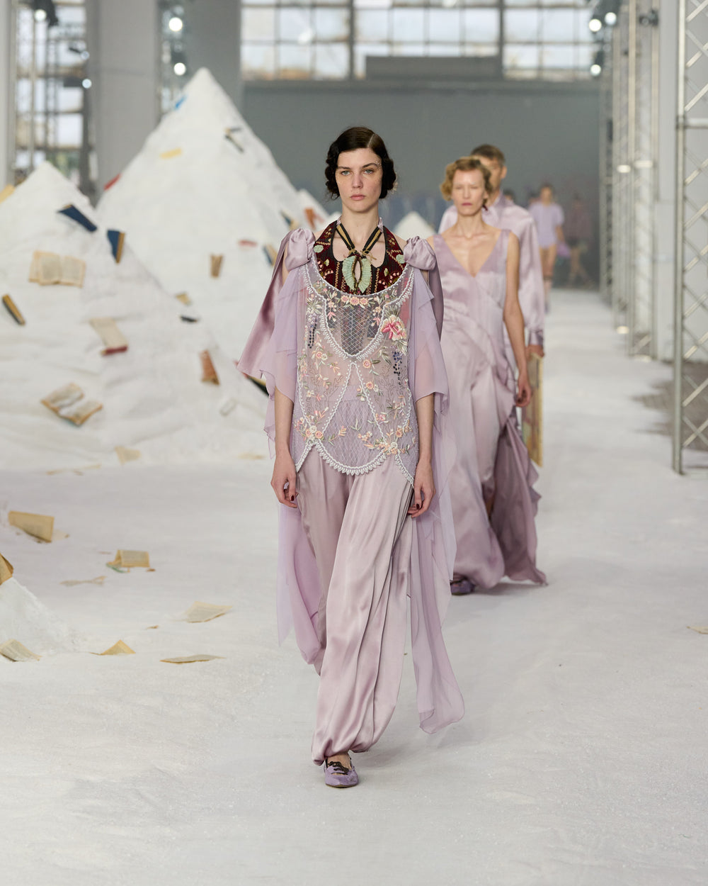 AM_SS26_002.jpg__PID:87710c29-84e1-45c6-a460-82e59c0ee27d