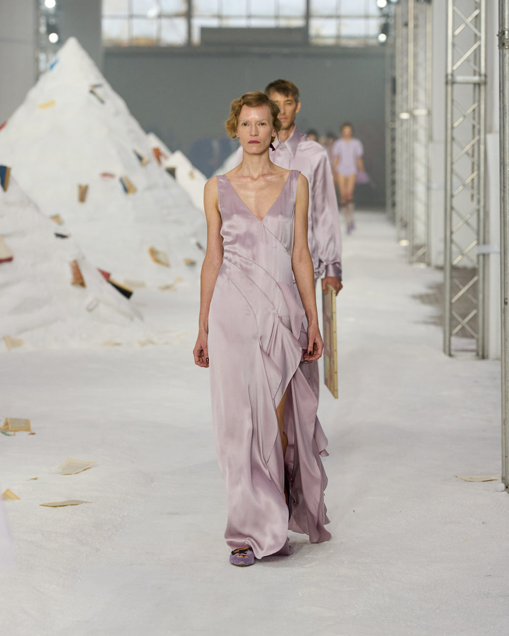 AM_SS26_003.jpg__PID:710c2984-e125-46a4-a082-e59c0ee27db2