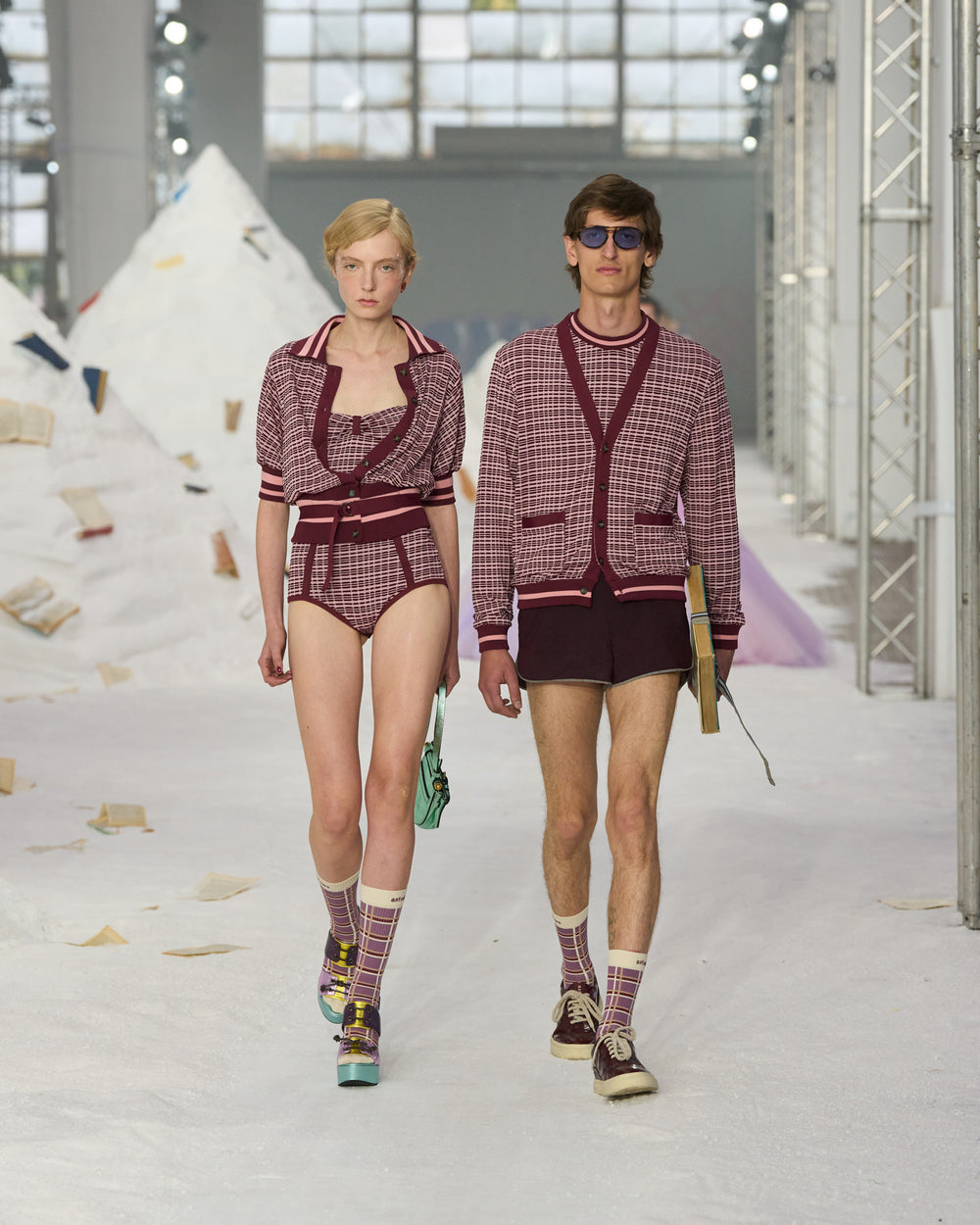 AM_SS26_007.jpg__PID:4d510821-2d9a-487e-bc52-dfa4efa0deb2