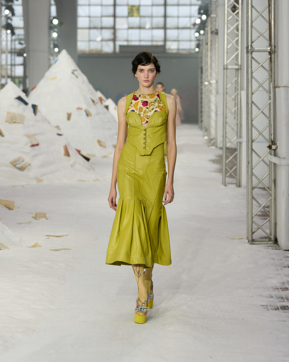 AM_SS26_018.jpg__PID:5d4801a2-e11e-464c-9198-42d5ccd443ee