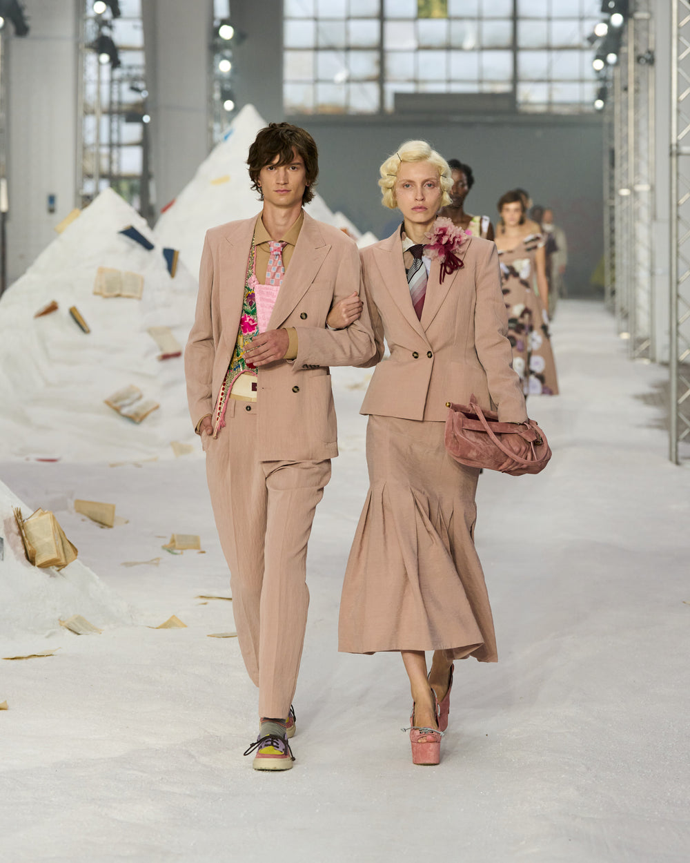 AM_SS26_020.jpg__PID:19758919-d560-4a41-8d38-67803823751e