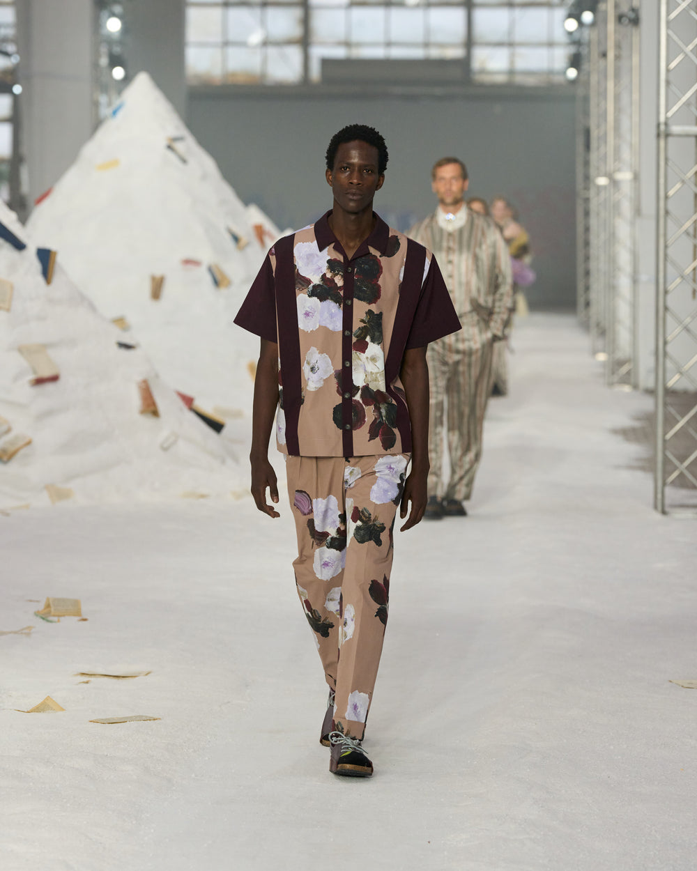 AM_SS26_024.jpg__PID:a5cf007a-3cb1-4b27-a65b-7c596537e6c8