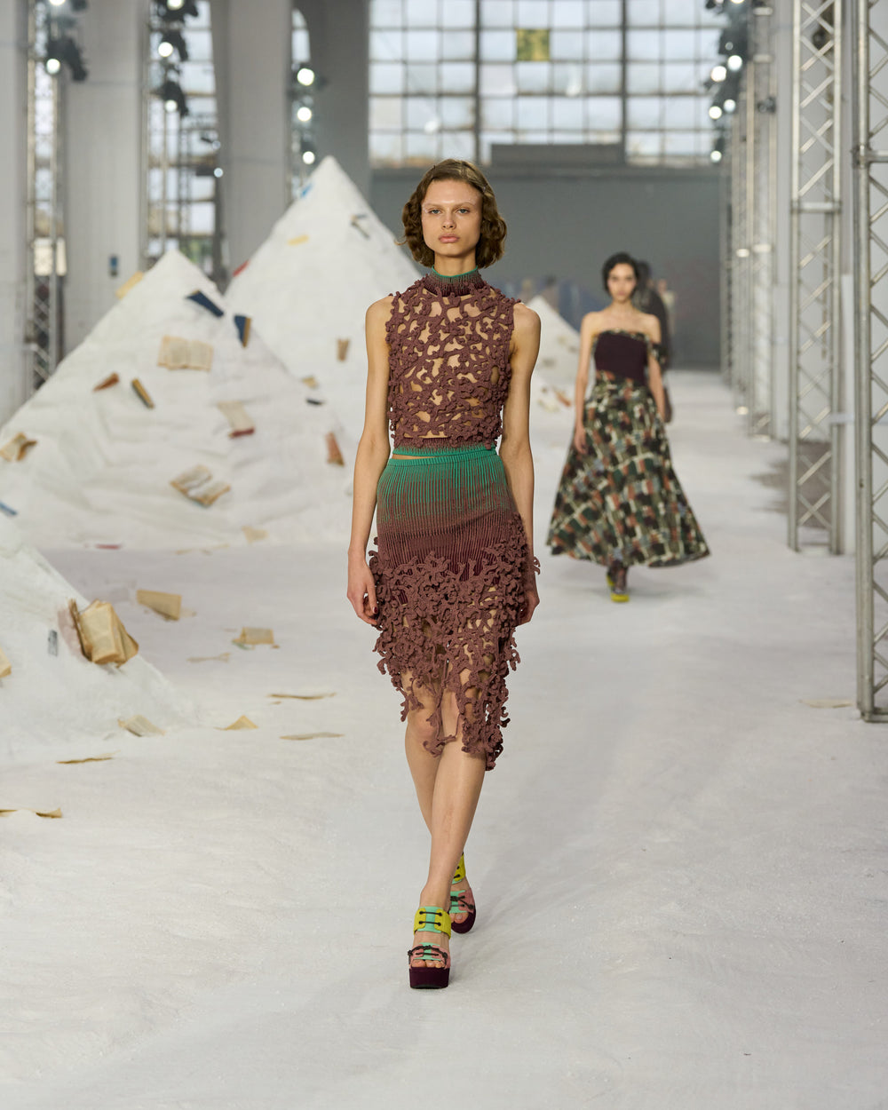 AM_SS26_029.jpg__PID:e06cfaea-f437-4c7b-b98b-49b3ddaa8ffd