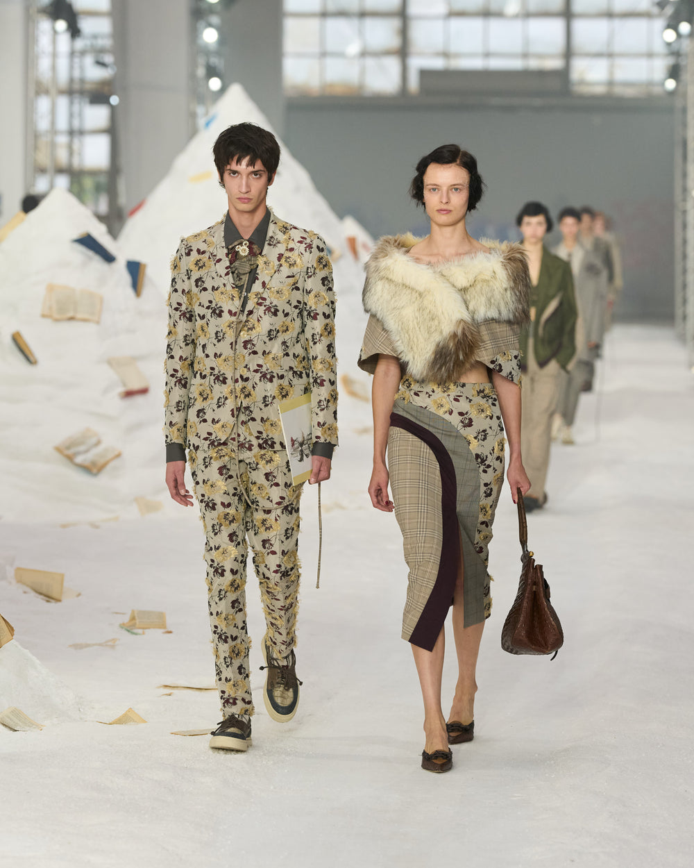 AM_SS26_034.jpg__PID:31d3aacc-428c-4c7b-95b0-81ea51b699b1