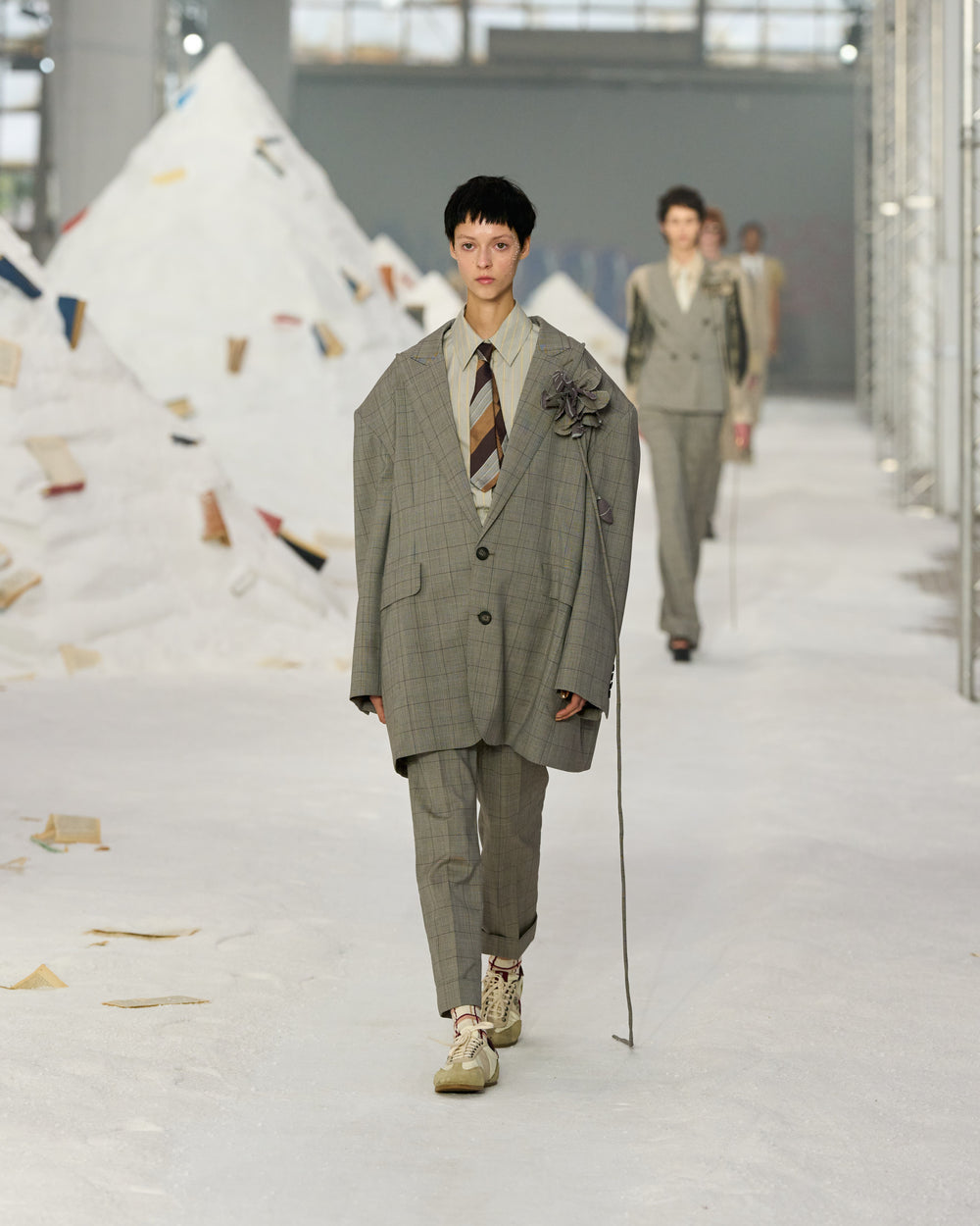 AM_SS26_036.jpg__PID:aacc428c-4c7b-45b0-81ea-51b699b16a75