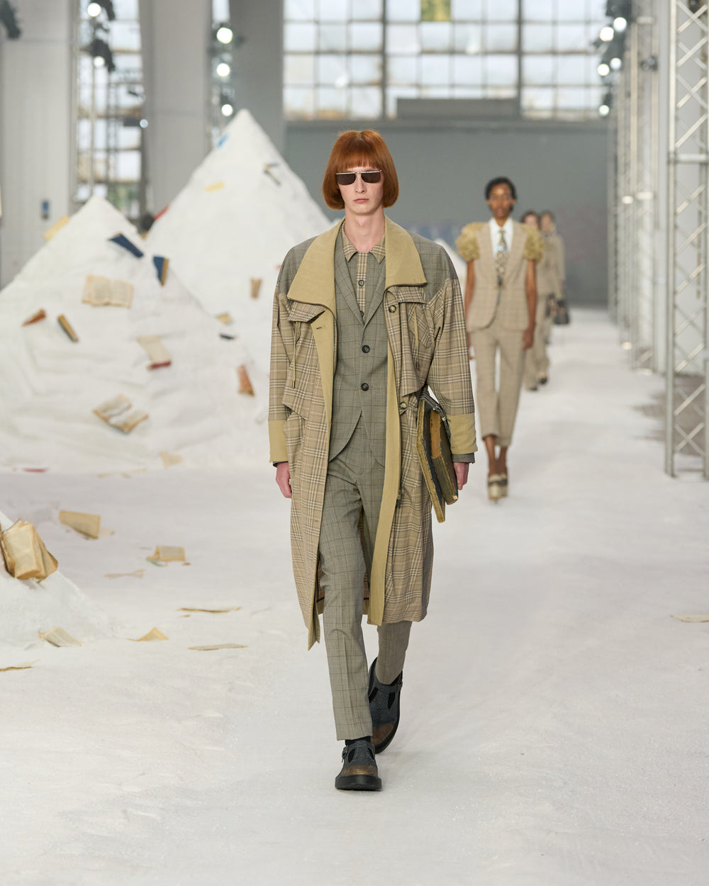 AM_SS26_038.jpg__PID:c7ef40cf-01af-4529-af0a-cf5ed61e6e2e