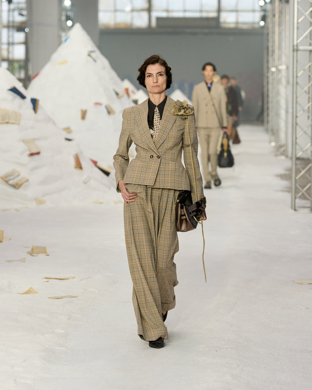 AM_SS26_040.jpg__PID:3687d650-7d42-40f1-9b72-1af11b2093c6