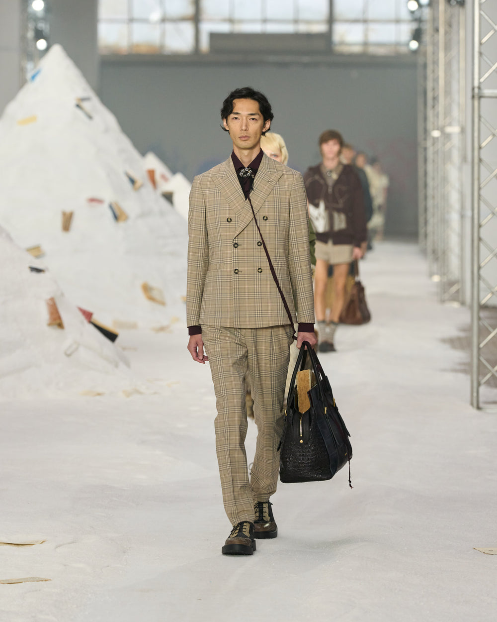 AM_SS26_041.jpg__PID:87d6507d-4260-419b-b21a-f11b2093c6ad