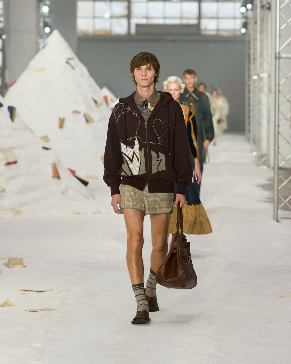 AM_SS26_043.jpg__PID:b496c9cb-d883-4852-aba6-68940daa18a7