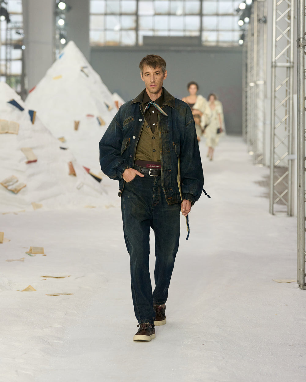 AM_SS26_045.jpg__PID:92b496c9-cbd8-43a8-922b-a668940daa18