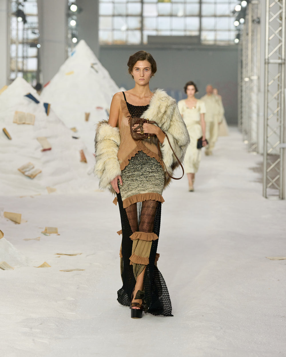 AM_SS26_046.jpg__PID:4ca13e17-098c-4eff-ab72-e1edf4f56fb5