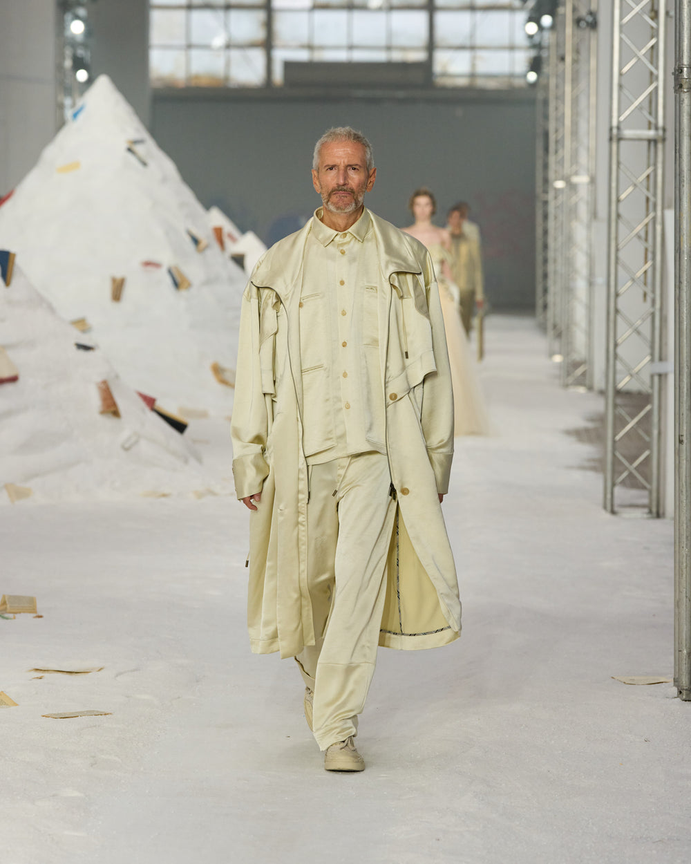 AM_SS26_048.jpg__PID:754ca13e-1709-4c1e-bf2b-72e1edf4f56f