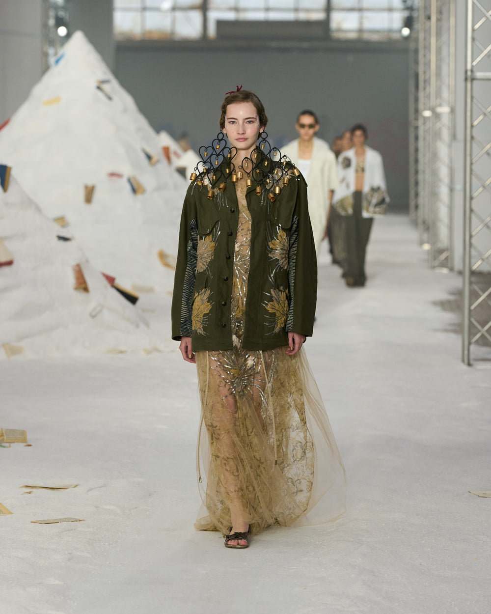 AM_SS26_052.jpg__PID:22f2570d-0f59-4cb6-a2e6-494d392fac9d