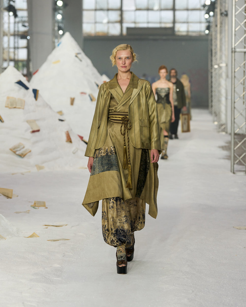 AM_SS26_058.jpg__PID:011ef70d-2d62-4a02-815f-e56ef39cadd2