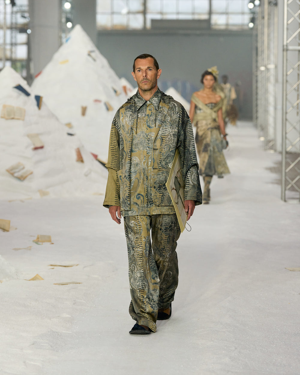 AM_SS26_062.jpg__PID:74a4105e-4b8d-4e42-8dbf-7e1f792bb824