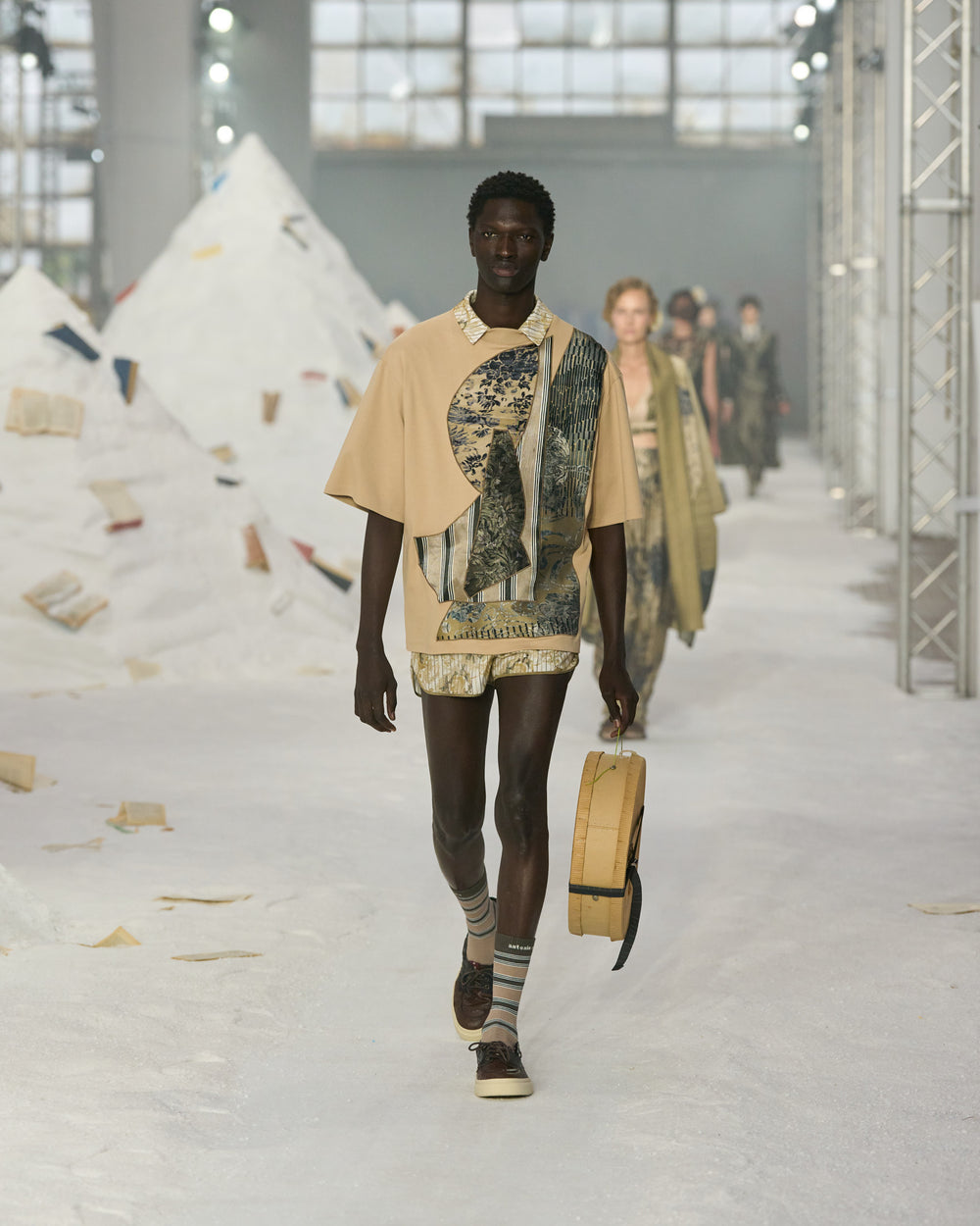 AM_SS26_066.jpg__PID:a762d457-1409-4928-acf4-1397ea513c32