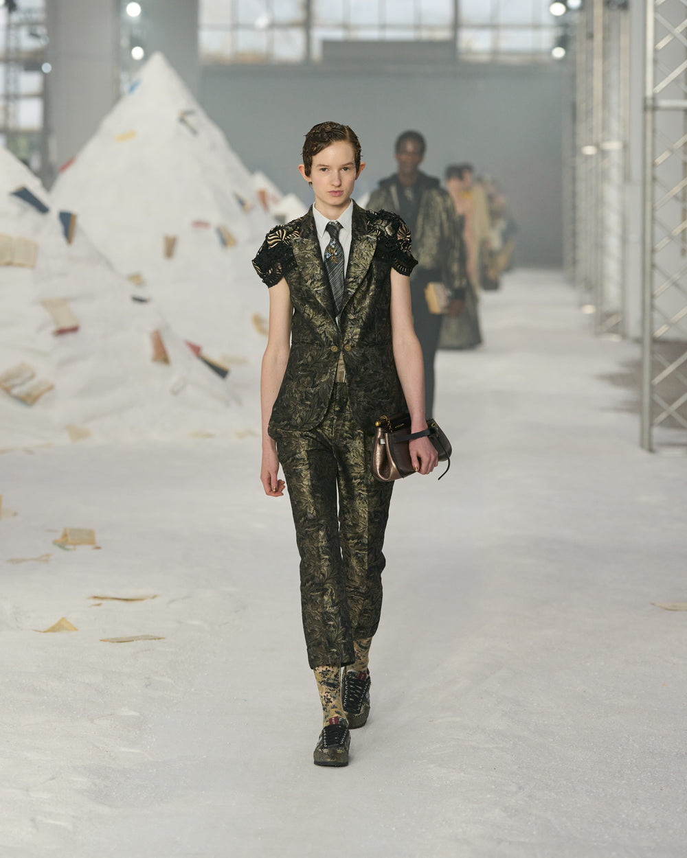 AM_SS26_070.jpg__PID:47ffc9ea-1777-401e-b2be-35308bc97693