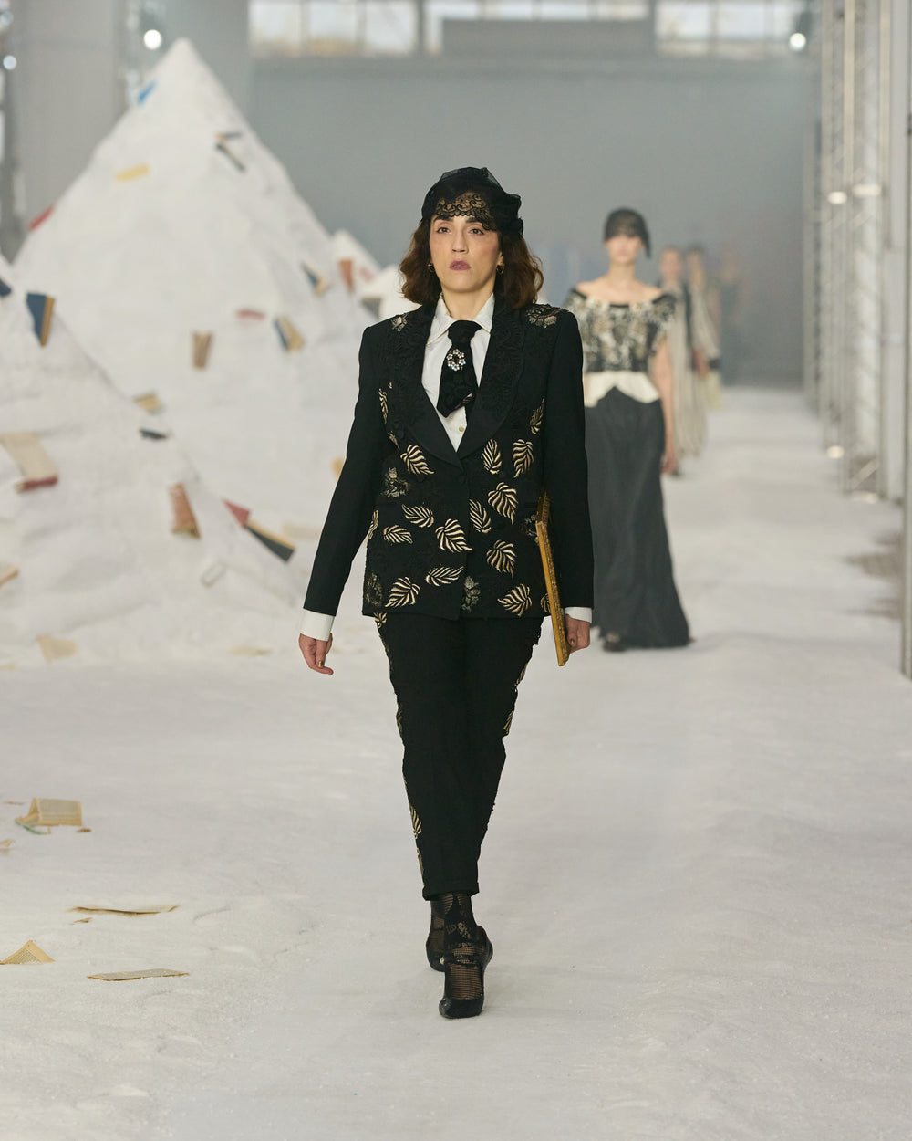 AM_SS26_076.jpg__PID:635927f7-71d3-4464-9c65-e6a7f48c02be