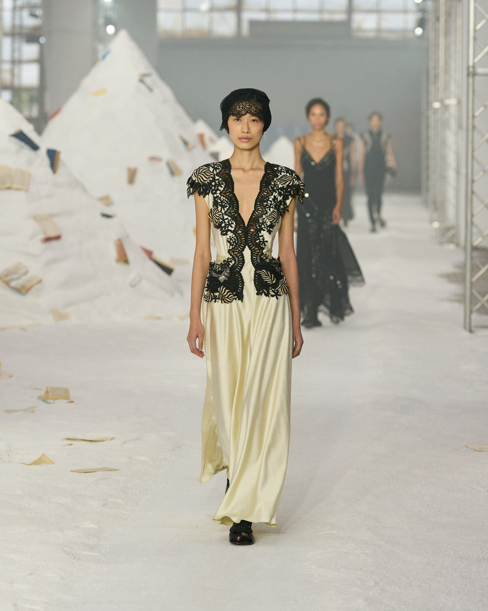 AM_SS26_079.jpg__PID:21db1f48-1592-41dc-a850-3f3962bb2daf