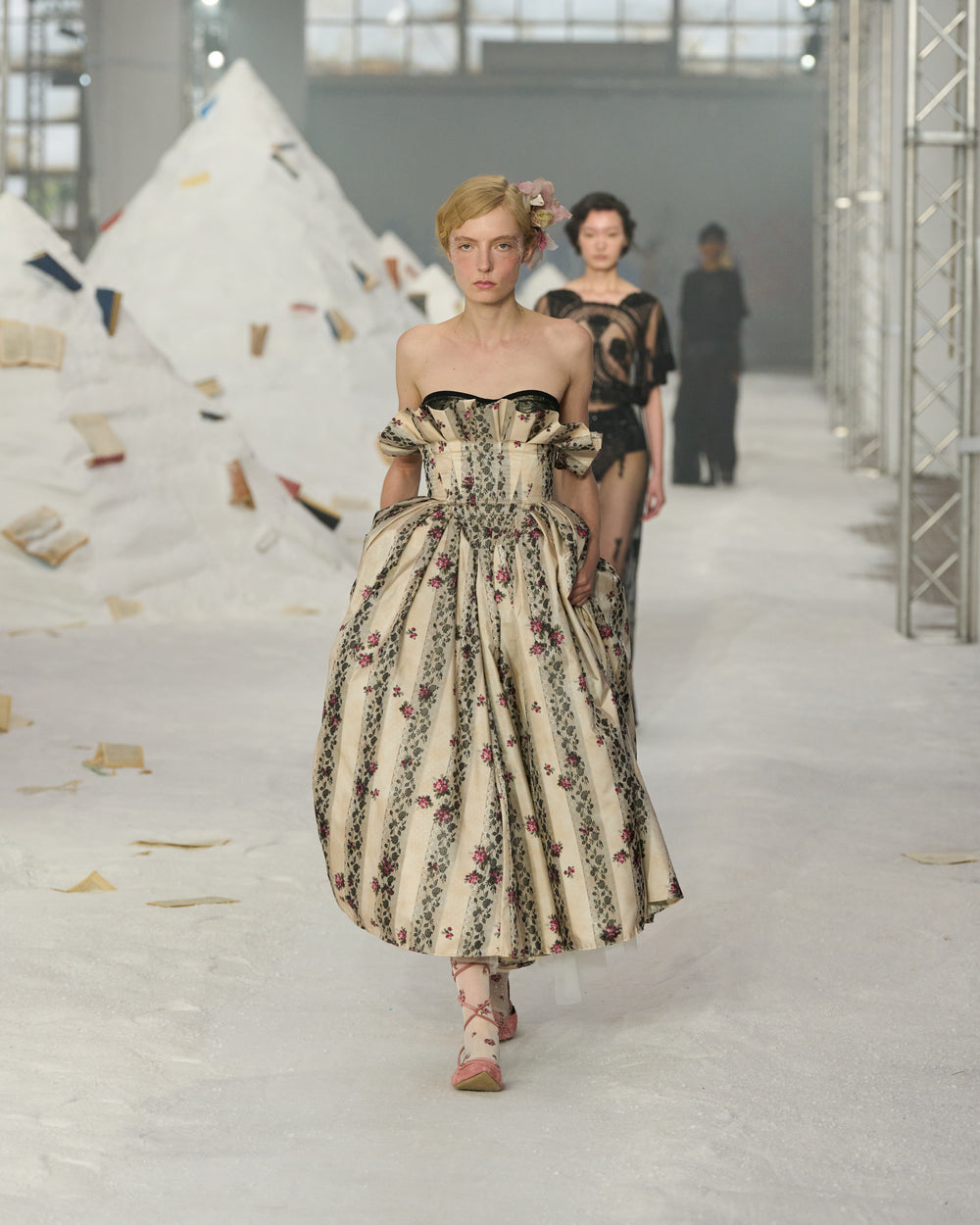 AM_SS26_085.jpg__PID:e693984e-edda-4b18-a3b4-f095f93a6b2f