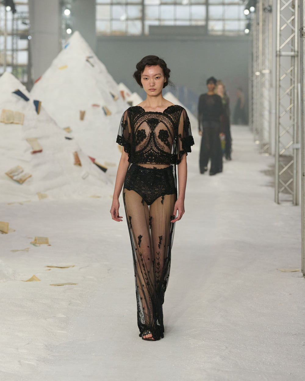 AM_SS26_086.jpg__PID:4369e693-984e-4dda-9b18-a3b4f095f93a