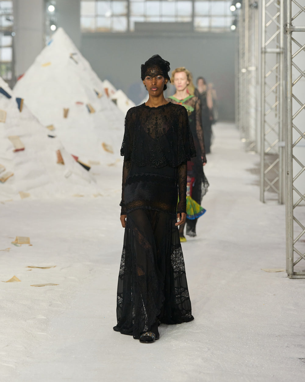 AM_SS26_087.jpg__PID:69e69398-4eed-4a5b-98a3-b4f095f93a6b