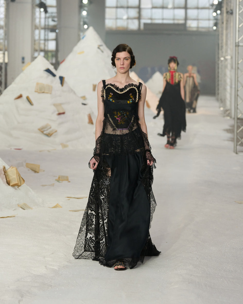 AM_SS26_090.jpg__PID:bc3e43df-826f-4b35-a259-0a4267673e9e