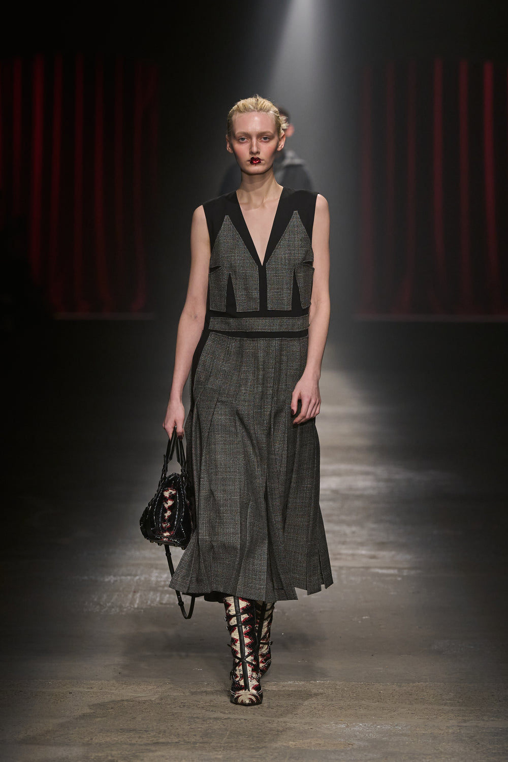 Antonio Marras F25 LOOK 29.jpg__PID:232df078-a198-4cdf-9c38-12f08ef7d369