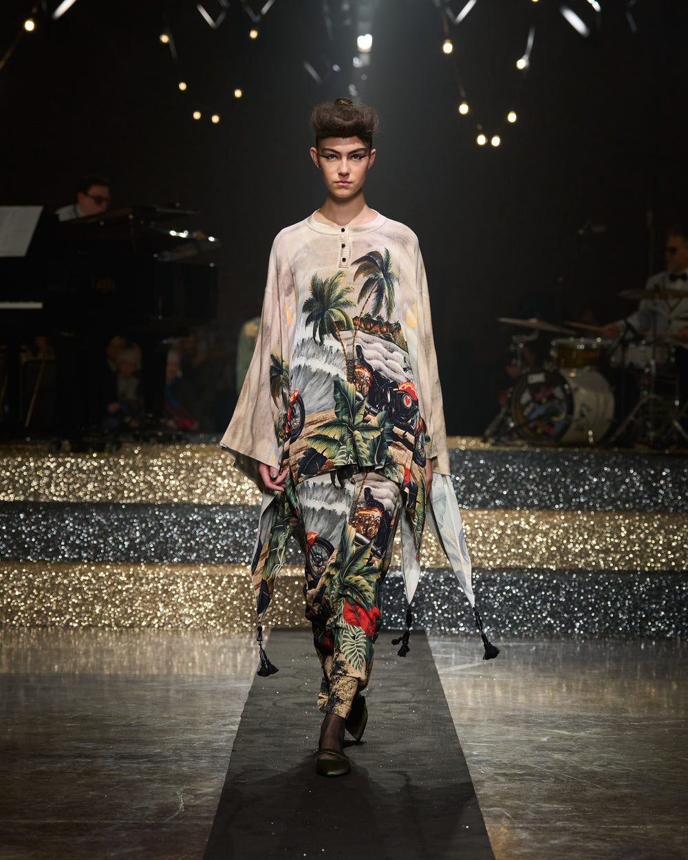 Antonio_Marras_SS25_front_looks_018.jpg__PID:9eb26d47-ce00-45e1-af04-1f15e801c3db