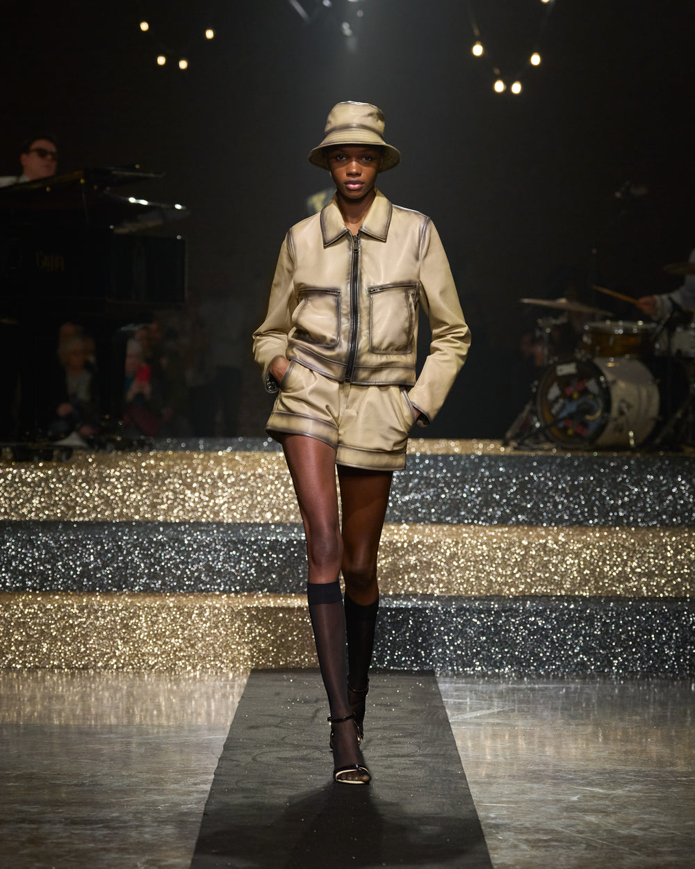 Antonio_Marras_SS25_front_looks_042.jpg__PID:b5c9d50d-e79f-40fe-8869-7b2fae8c2342