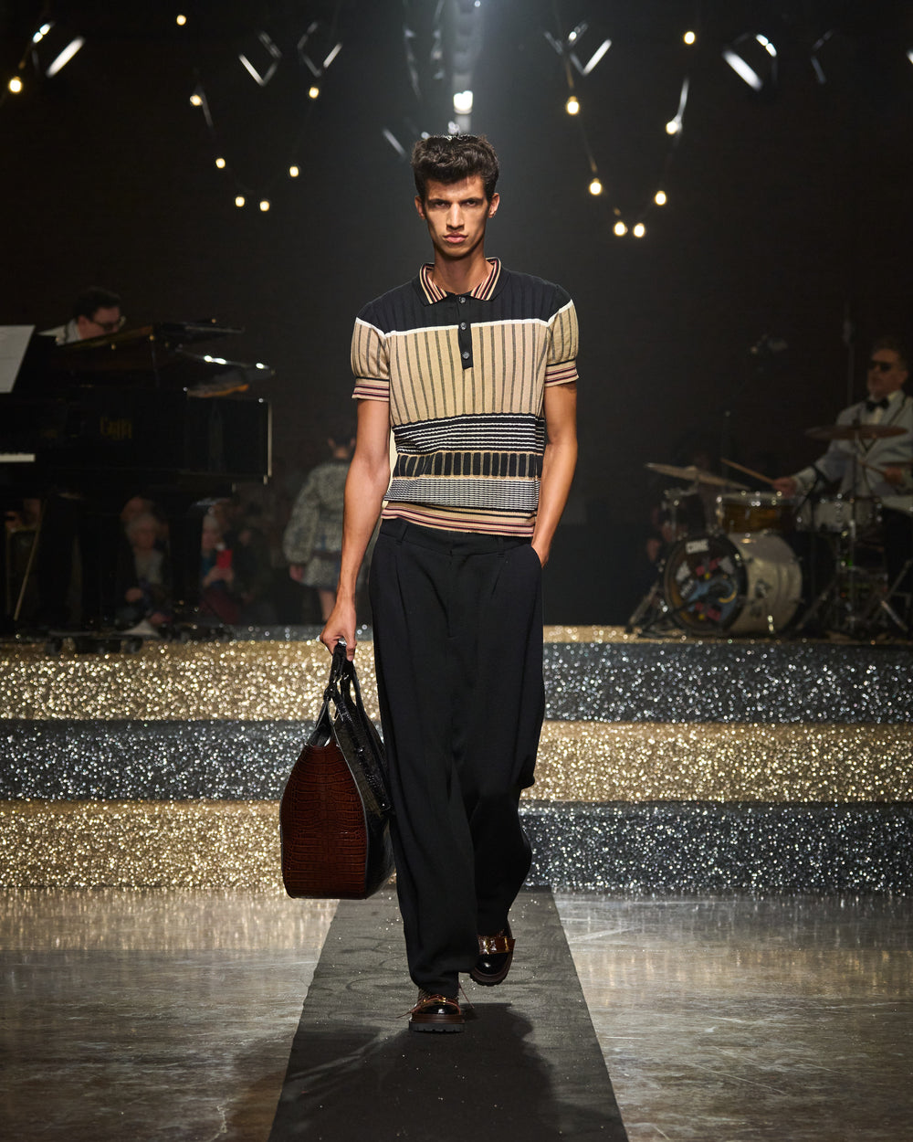 Antonio_Marras_SS25_front_looks_046.jpg__PID:e79f50fe-4869-4b2f-ae8c-2342ab8c28b4