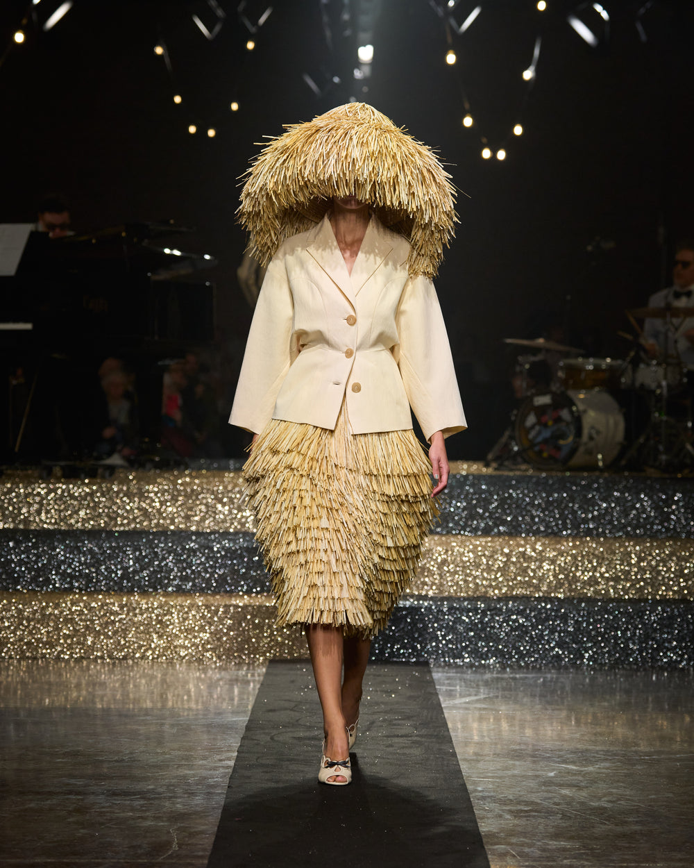 Antonio_Marras_SS25_front_looks_047.jpg__PID:9f50fe48-697b-4fae-8c23-42ab8c28b4c7