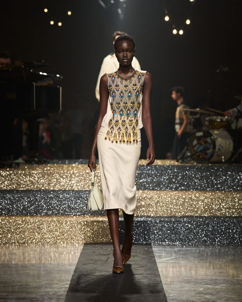 Antonio_Marras_SS25_front_looks_048.jpg__PID:50fe4869-7b2f-4e8c-a342-ab8c28b4c765