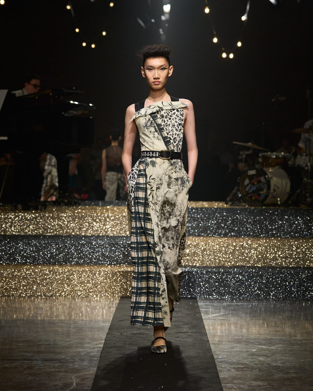 Antonio_Marras_SS25_front_looks_061.jpg__PID:b4c76590-99a6-4472-9104-f304a770af90