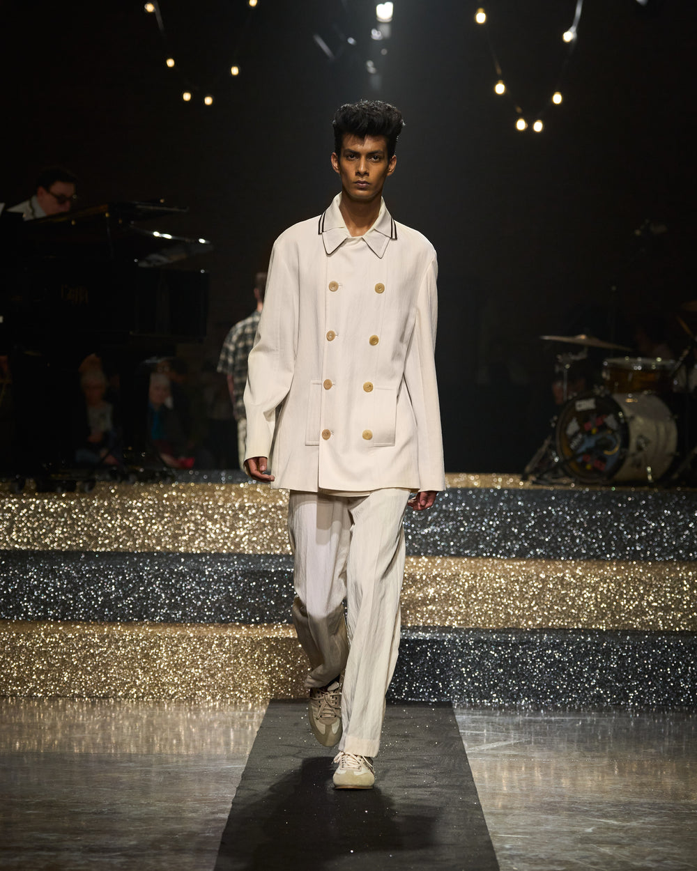 Antonio_Marras_SS25_front_looks_068.jpg__PID:729104f3-04a7-40af-90d6-7679cdc7e465