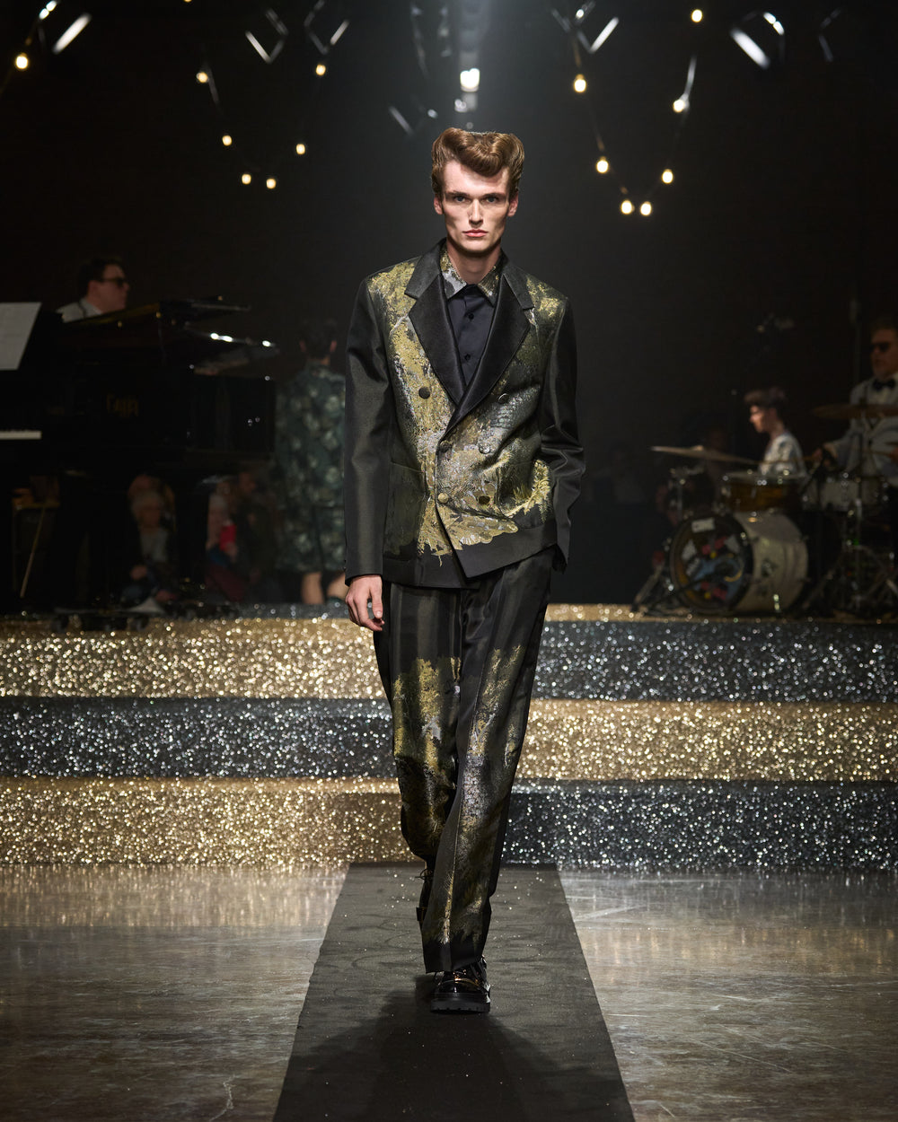 Antonio_Marras_SS25_front_looks_075.jpg__PID:af90d676-79cd-47e4-a571-221f9cc953a2