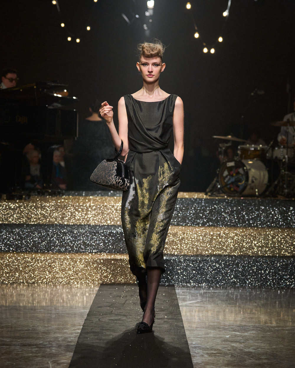 Antonio_Marras_SS25_front_looks_076.jpg__PID:90d67679-cdc7-4465-b122-1f9cc953a230