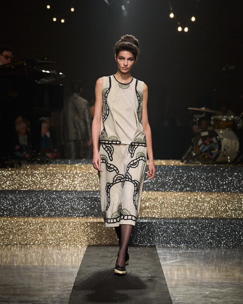 Antonio_Marras_SS25_front_looks_077.jpg__PID:d67679cd-c7e4-4571-a21f-9cc953a2308c