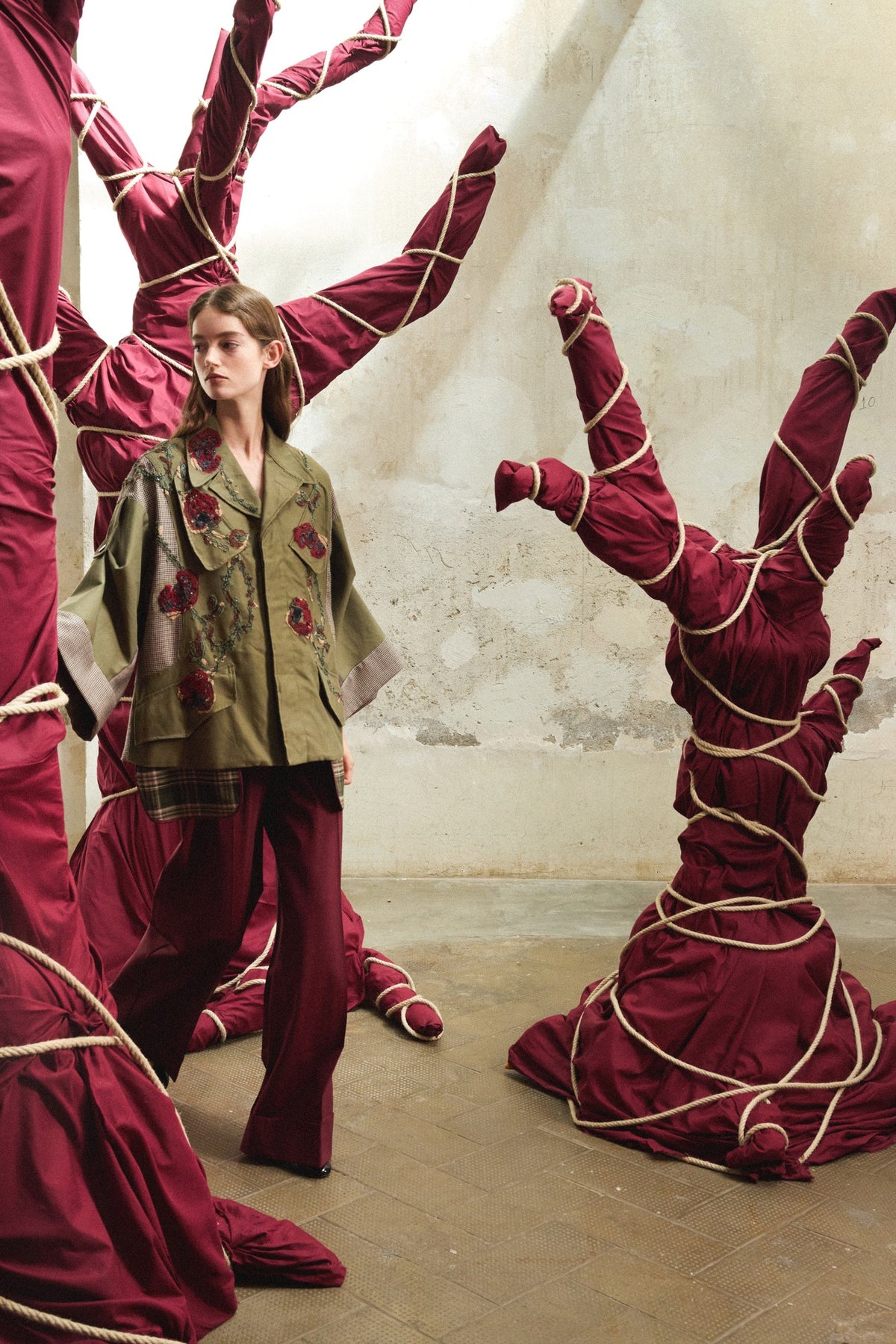 Parka in Cotone con Rose Ricamate