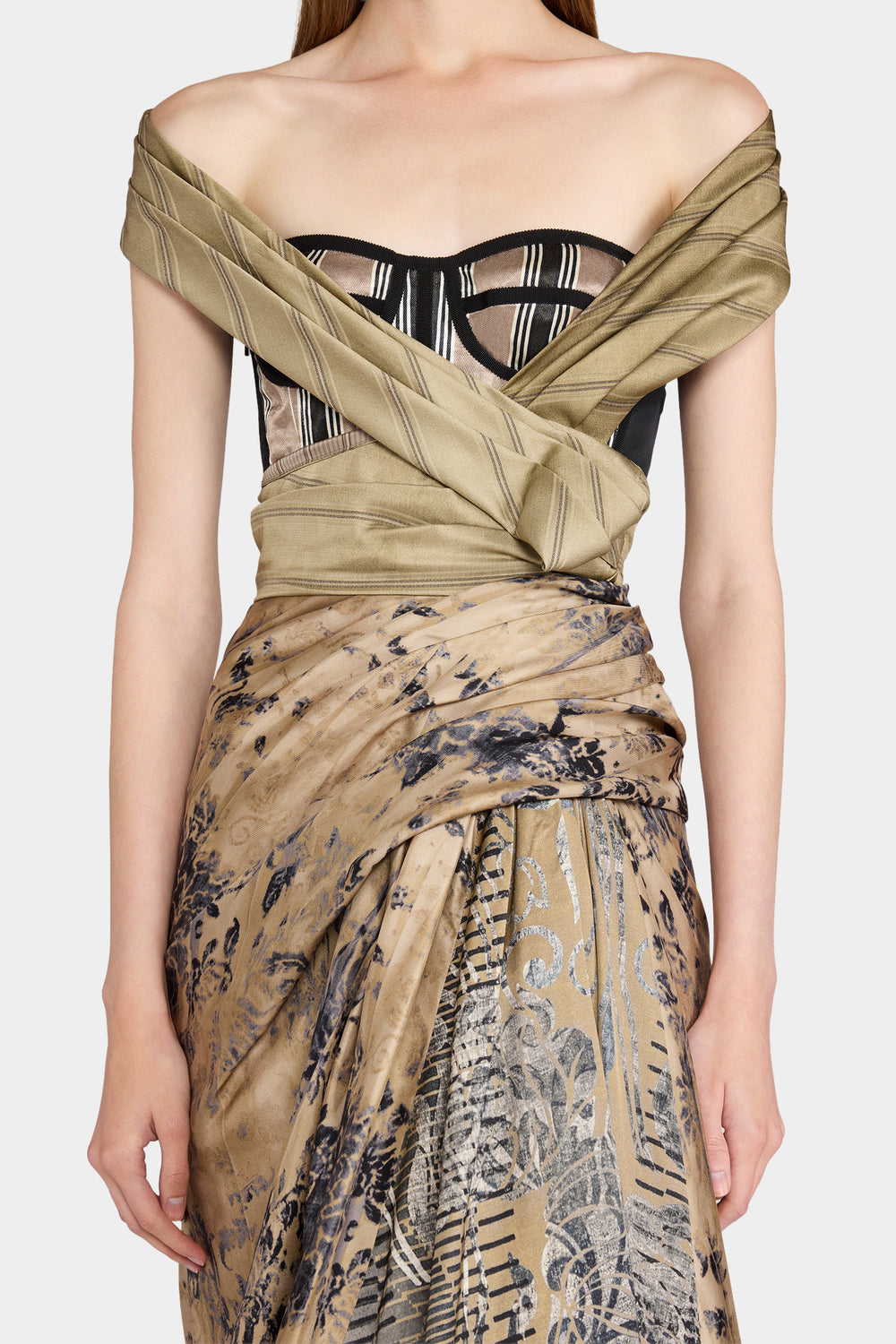 Abito Bustier Dorato con Scialle