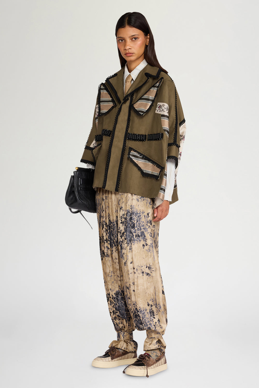 Parka con Patchwork e Rifiniture a Contrasto