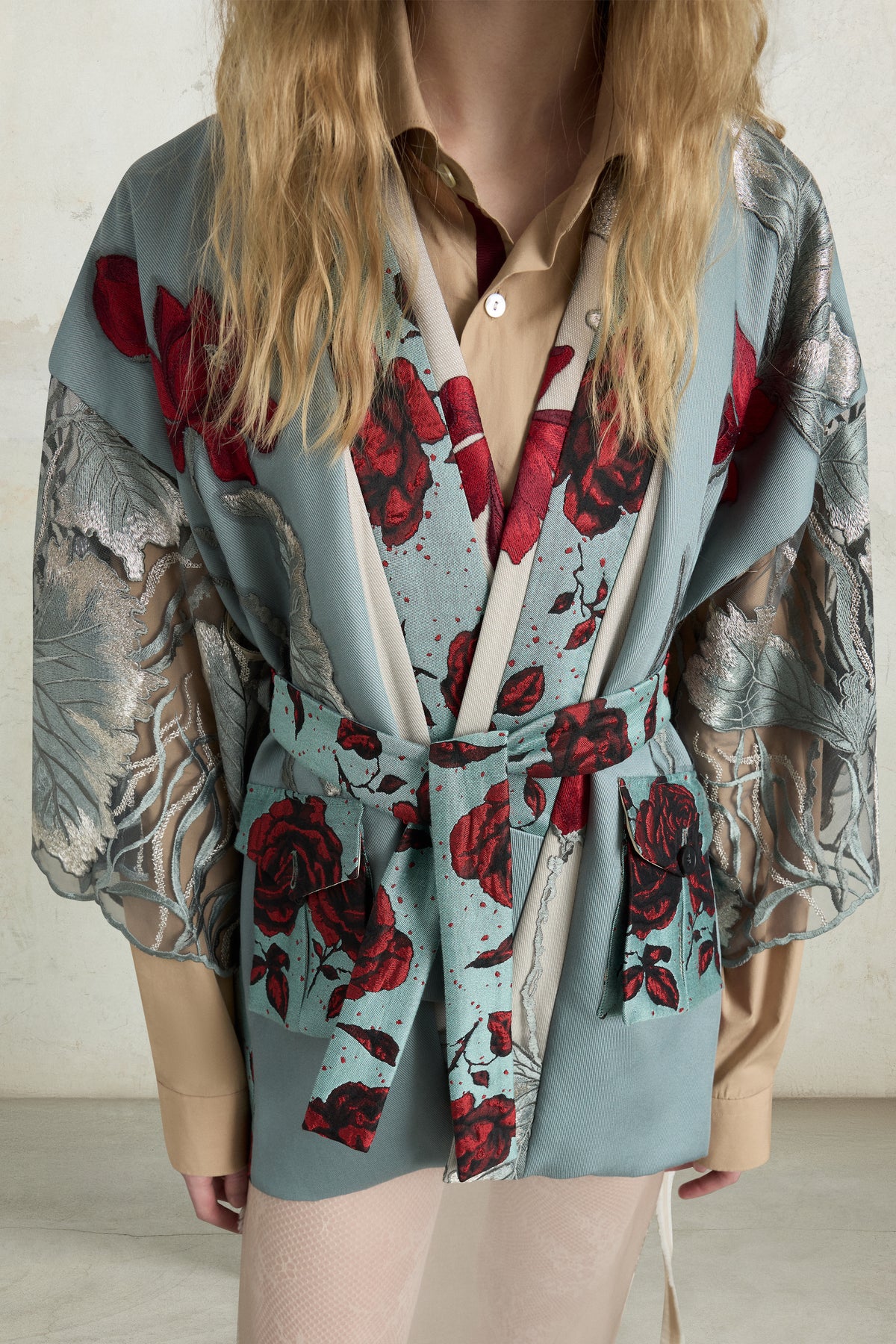 Kimono regolare con fiori ricamati