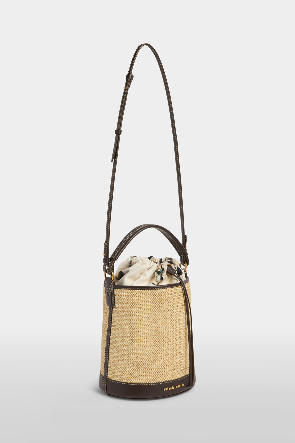 Raffia Bucket Bag in Ecrù & Brown