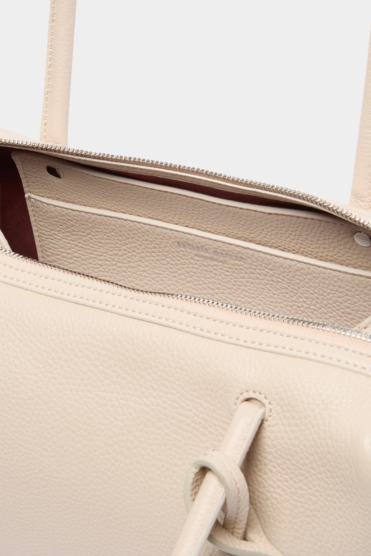 Antine Borsa Medium