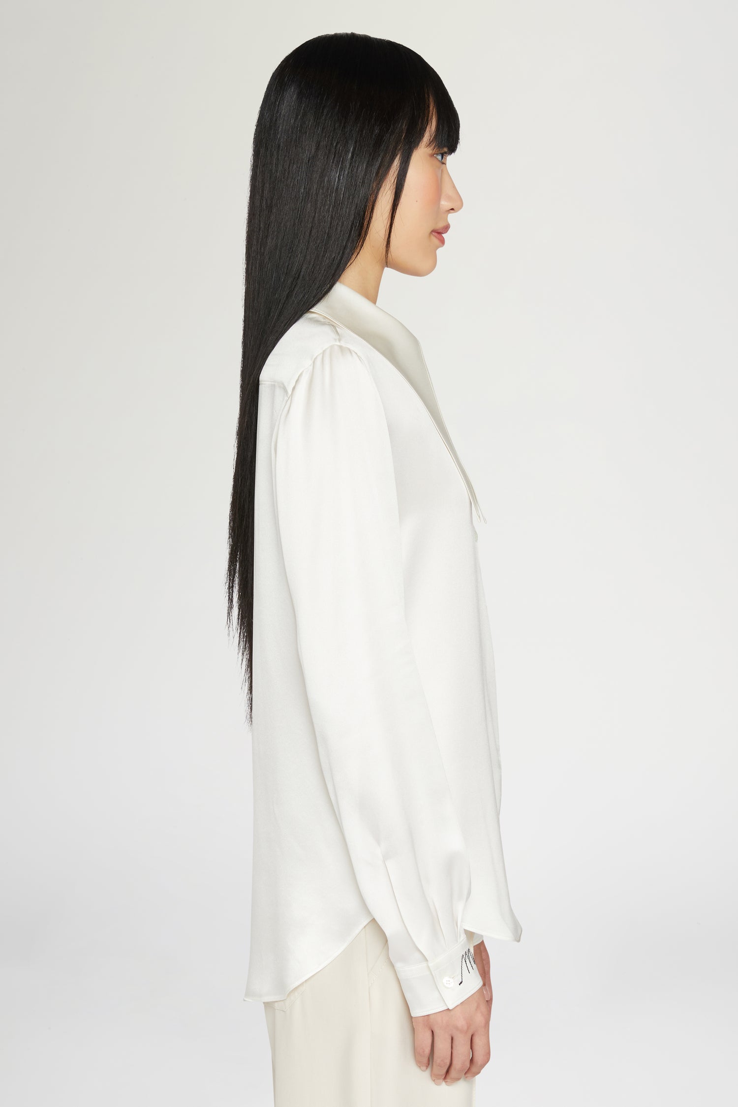 Genziana Ivory