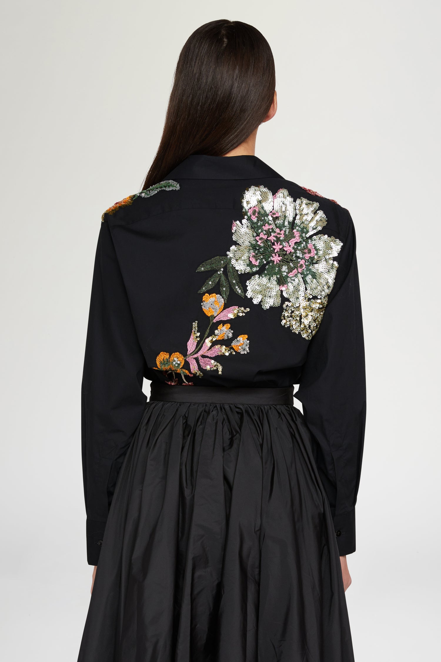 Camicia Nera in Cotone con Ricamo Floreale