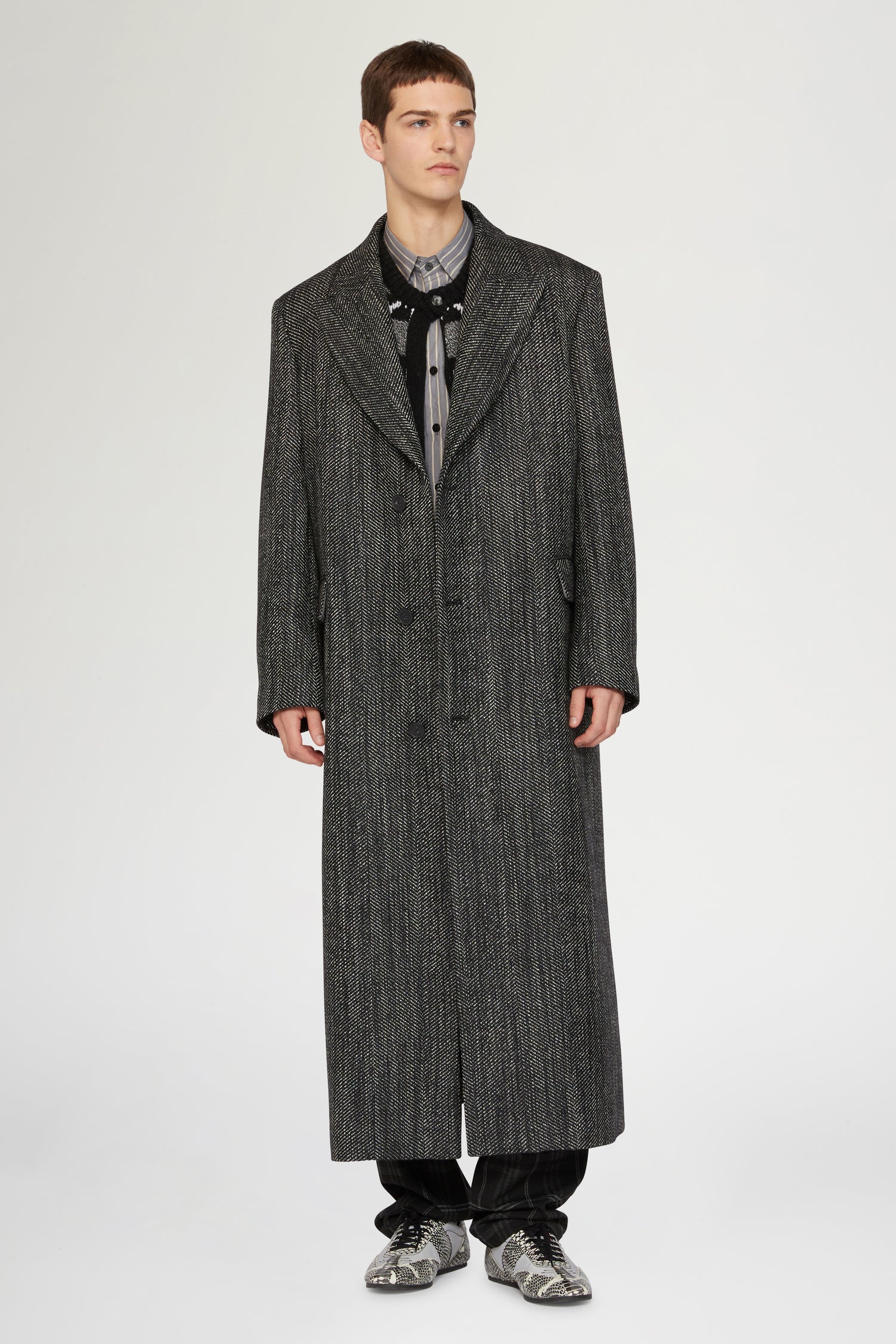 Long Tailored Coat in Wool