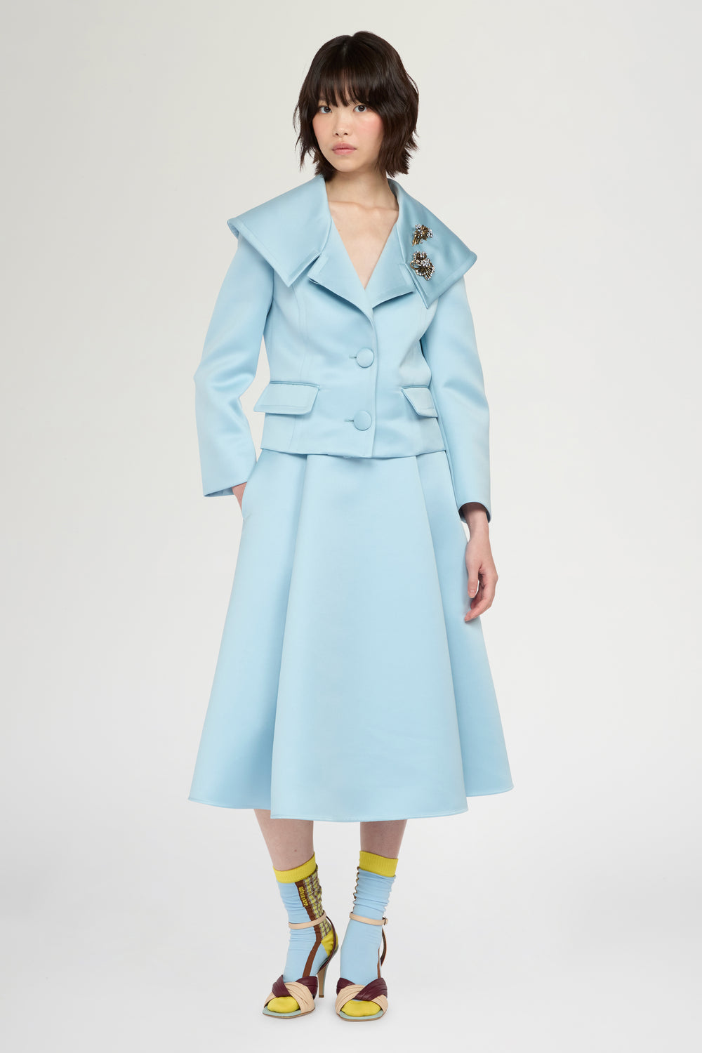 Cropped Fitted Jacket with Oversized Collar