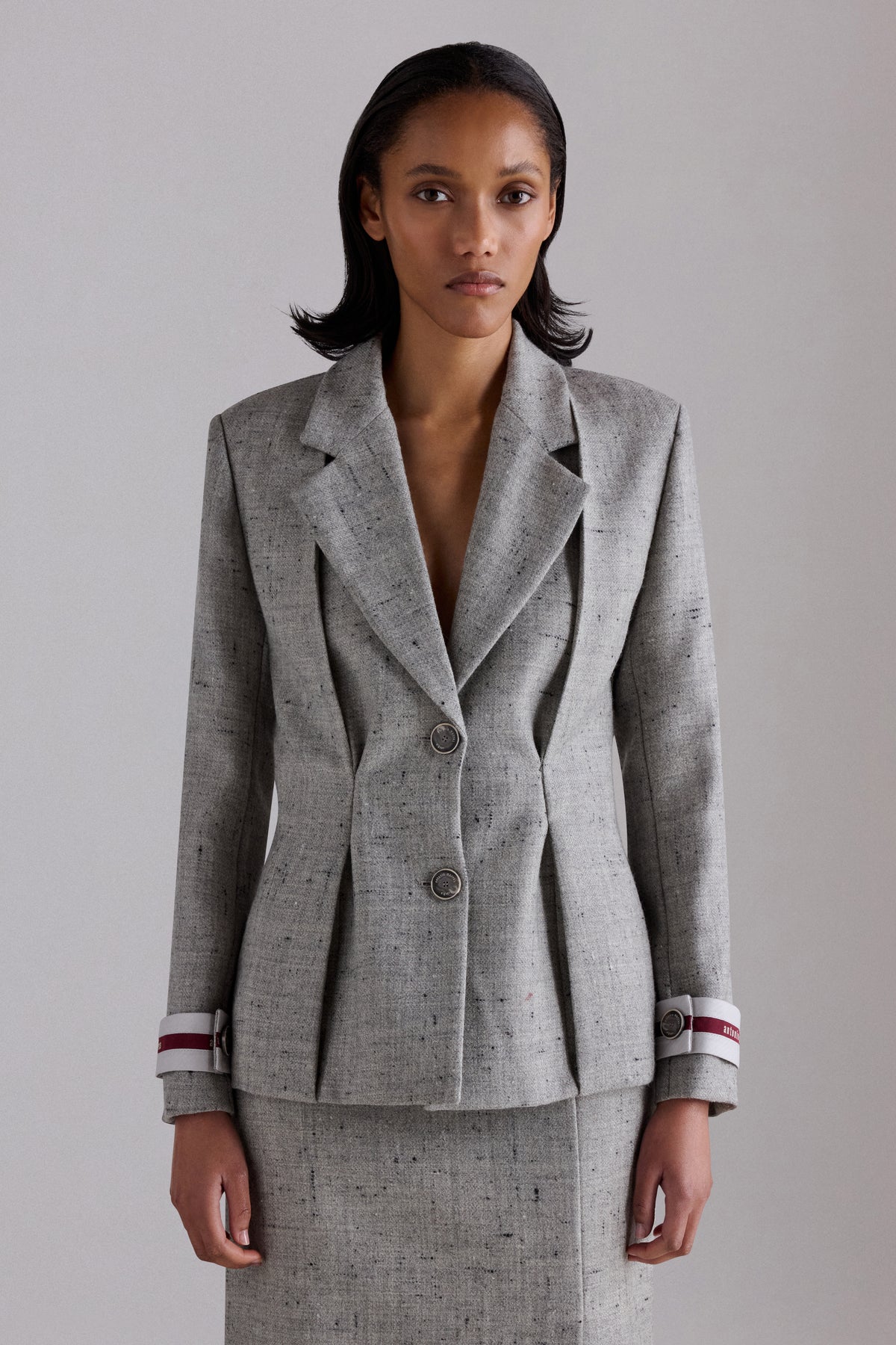 Giacca in tweed di lana vergine con bottoni